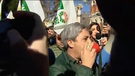 Vídeo: Abuchean a Abascal en la concentración de los agricultores