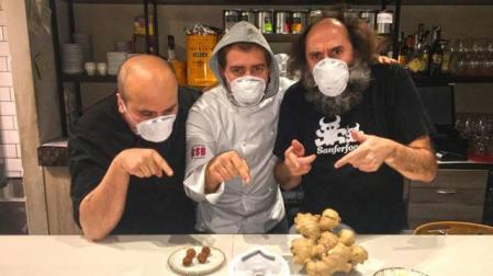 Croquetavirus, el pintxo de un bar de Pamplona que se come con mascarilla