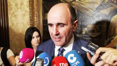 Ayerdi repite como consejero con "mucha ilusión y ganas de seguir empujando"