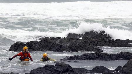 Continúa por cuarto día la búsqueda del niño arrastrado por el mar