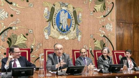 El alcalde de Pamplona, Enrique Maya, ha participado en la apertura de las XLII Jornadas de Colegios Mayores de España.