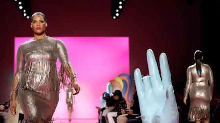 Christian Siriano brilla en la apertura de la 'Fashion Week' de Nueva York