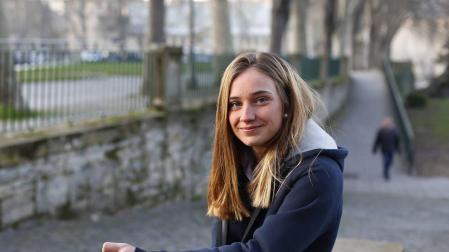 La joven que devolvió una cartera con 600€, satisfecha de haber hecho lo correcto