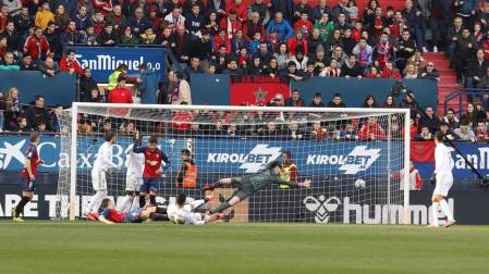 Galería de fotos del partido Osasuna-Real Madrid disputado en El Sadar y correspondiente a la jornada 23 de LaLiga Santander.