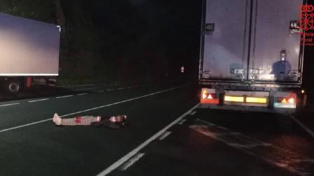 Positivo en drogas y alcohol tras tumbarse en la N-121-A para cortar el tráfico