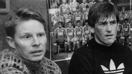 Sammy Lee, junto a la leyenda del Liverpool Kenny Dalglish, en Pamplona durante la presentación del partido de homenaje al jugador de Osasuna que se jugó en El Sadar.