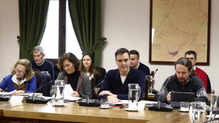 Iglesias, junto a Pedro Sánchez, en el retiro de Quintos de Mora.