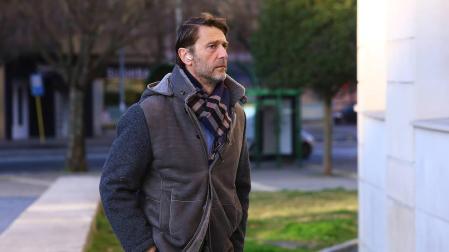 Carlos Suárez, expresidente del Valladolid, a su llegada a la Audiencia.