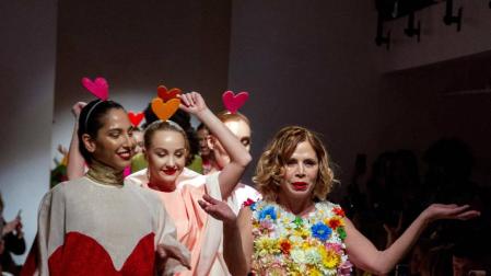 Ágatha Ruiz de la Prada lleva su arcoíris a la pasarela latina de Nueva York