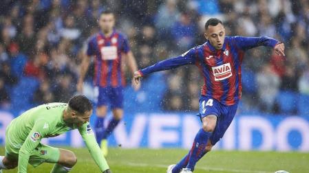 Un partido anterior del Eibar contra la Real Sociedad