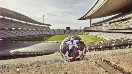 Presentado el balón que se utilizará desde hoy en la fase final de la Champions