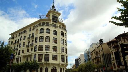 El Ayuntamiento de Pamplona se plantea frenar el comercio en altura