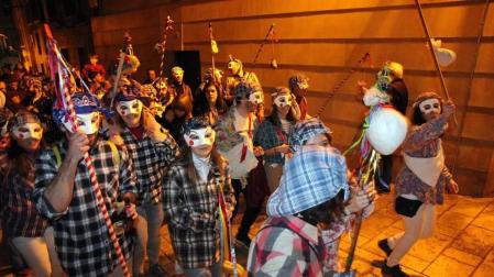 Fotos del desfile de zipoteros del carnaval de Tudela