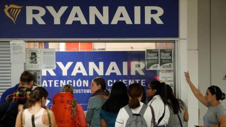 Ryanair pide diálogo tras una huelga de pilotos con 400 cancelaciones