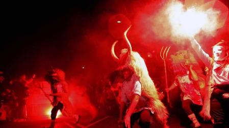 Fotos de la celebración del Carnaval rural en Alsasua este 25 de febrero, con los momotxorros como protagonistas.