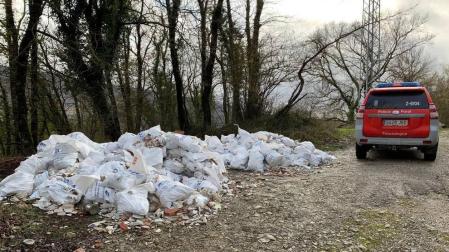 Denunciada una empresa de Pamplona por vertido ilegal en el paraje de Olazagutía