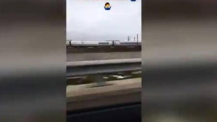 Captura del tuit del conductor que circulaba en paralelo al TAV.