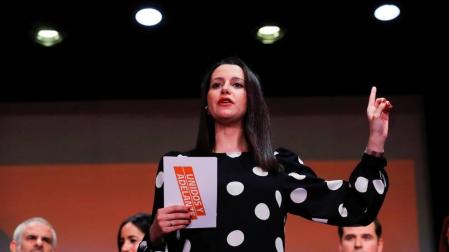 Arrimadas presenta un equipo unido para dirigir un partido "muy vivo"