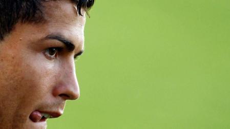 Cristiano Ronaldo acuerda 2 años de cárcel y pagar 19 millones
