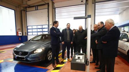 Las autoridades visitan la nueva instalación de ITV de Cordovilla