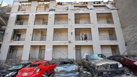 El azote de "devastadores" tornados deja al menos 25 muertos en EE UU