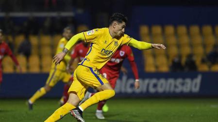 Luis Perea, en una imagen de un partido reciente con la camiseta del Alcorcón.