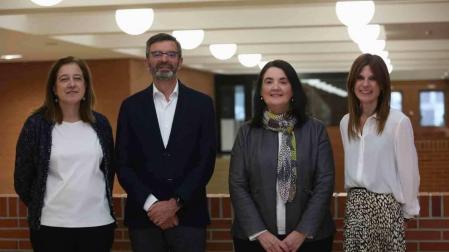 Un trabajo sobre la democratización de la moda, premio Ernestina de Champourcín