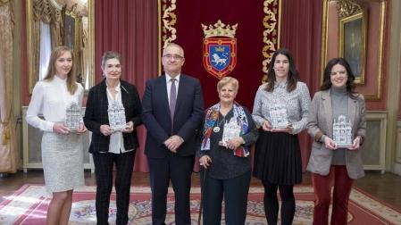 Pamplona homenajea a cinco mujeres de distintas generaciones
