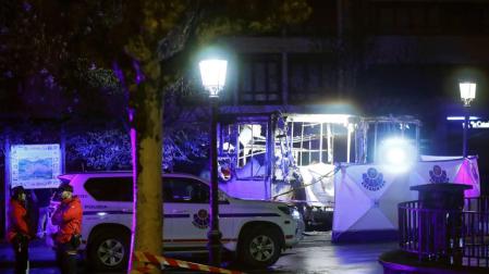 Estado en el que ha quedado la churrería móvil tras el incendio en el que han muerto dos personas en Azkoitia