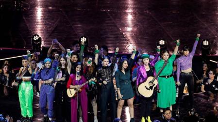 Bad Bunny y el poder femenino, protagonistas de los Spotify Awards en México