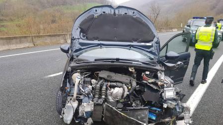 Salida de vía de un vehículo sin heridos en la A-15