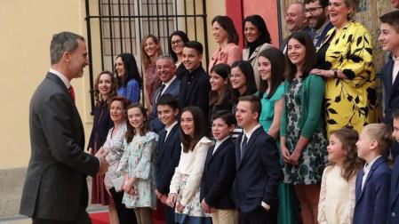 El Rey Felipe VI recibe en audiencia a los escolares ganadores del concurso escolar, `¿Qué es un Rey para ti?'