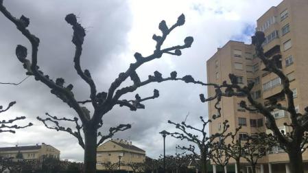 Vista de la plaza Iturrondo, conocida como “plaza de los tubos”, que se plantea como sede para el centro de salud.