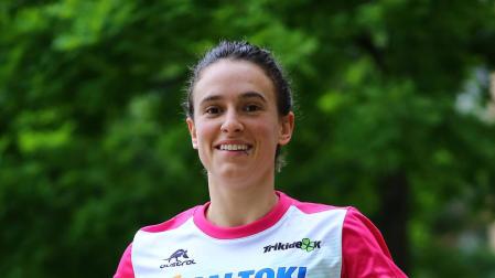 Enara Oronoz gana un triatlón pirenaico