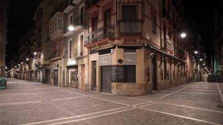 Primer sábado sin gente en el Casco Viejo de Pamplona debido al decreto del estado de alarma por parte del Gobierno por las crisis de coronavirus