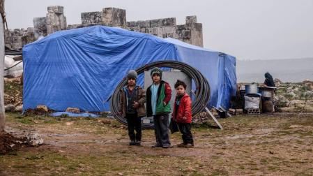 Siria entra en décimo año de guerra sin bombardeos pero hundida en la crisis