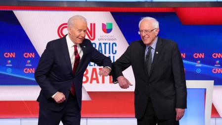 Biden y Sanders muestran sus diferencias en la gestión de la crisis del coronavirus en el debate demócrata