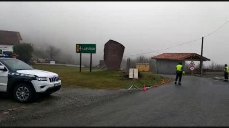 Vídeo | La Guardia Civil cierra la frontera de Navarra con Francia