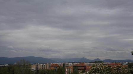 M&aacute;ximas rondando los 15 grados, nubes y lluvias d&eacute;biles este martes