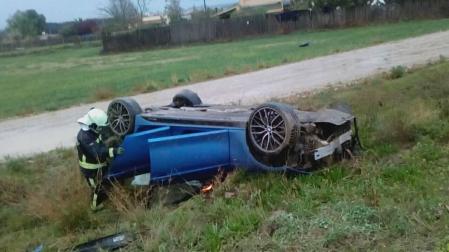 Así quedó el vehículo en el que viajaba el joven.