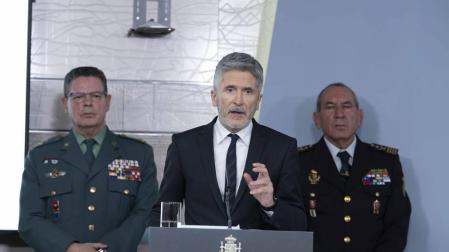 Marlaska: "No descartamos cerrar el espacio aéreo, pero ya está reducido"