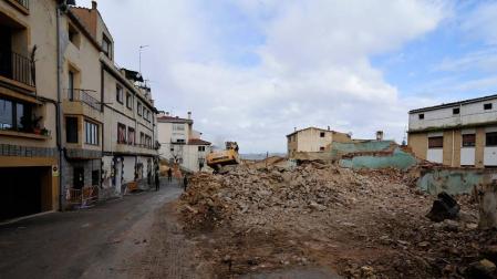 Funes avanza con el plan de mejora del casco viejo derribando varios edificios