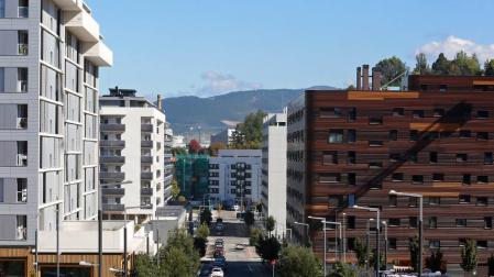 Las entidades apenas aplazan la firma de hipotecas y cargan el impuesto al cliente