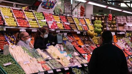 Los mercados de Pamplona de protegen ante el coronavirus