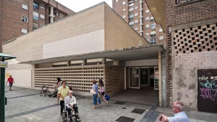 La propiedad del centro de salud de Azpilagaña, objeto de disputa