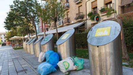 Imagen de los contenedores soterrados de la calle Herrerías.