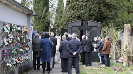 Las restricciones hacen aún más dolorosa la pérdida de un ser querido