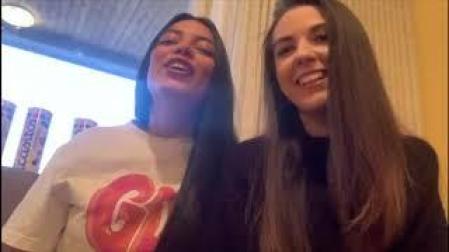 Los alumnos de enfermería de la UN dan las gracias a los sanitarios