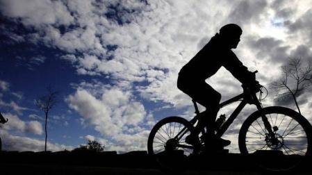 Herido un ciclista tras ser atropellado por un coche en Arre