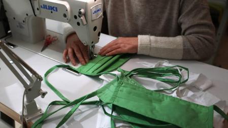 Tres modistas navarras piden algodón para coser mascarillas gratuitas